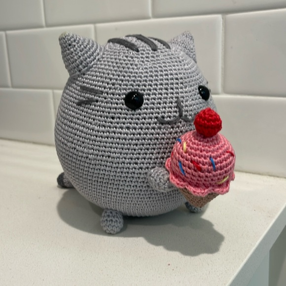 Handcrafted Pusheen with Ice Cream Amigurumi Crochet Figure Toy Decor Cat - Picture 8 of 12